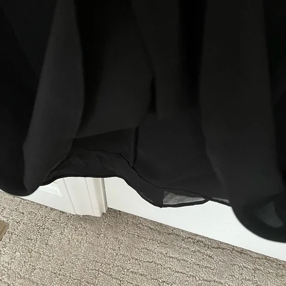 White House Black Market V-Neck Black Blouse Sleeveless - Picture 10 of 10